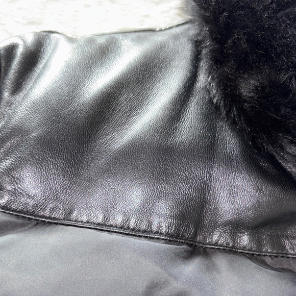 RARE EUC Black Puffer Faux Fur Collar Leather Pocket Trim/Shoulder by COACH - Picture 11 of 16